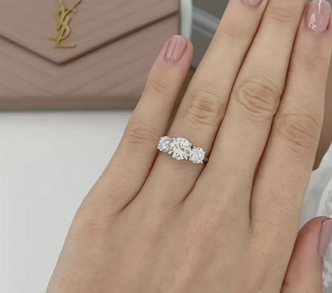 “ANASTASIA” 4.0CT THREE STONE