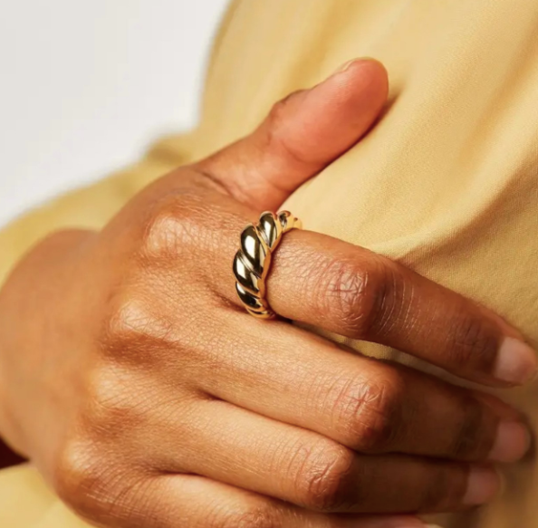 CROISSANT RING