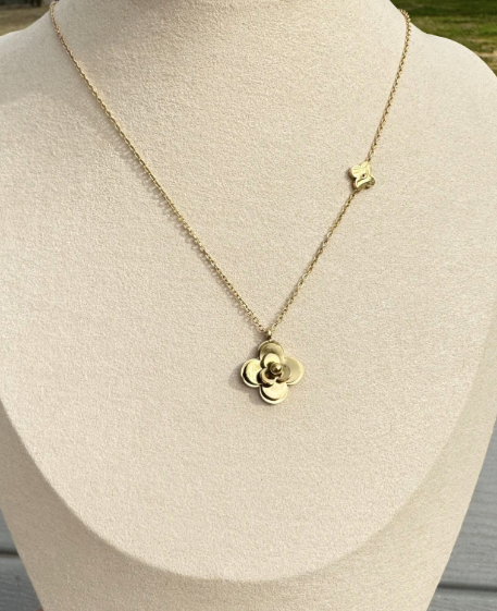 AMIRI FLOWER NECKLACE