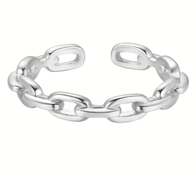 DAINTY CHAIN RING