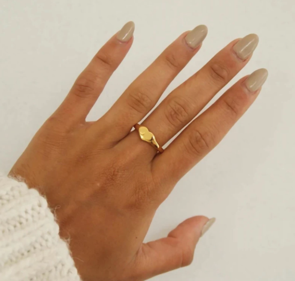 SMALL HEART SIGNET